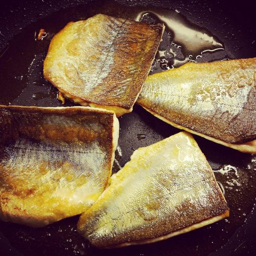 Willkommen im Frühling! Gebratenes Saiblingsfilet mit grünem ...
